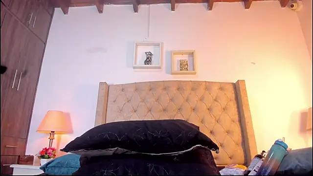 Snapshot of allisson_m chatting on October 20, 12:52 pm allisson m online show from October 20, 12:52 pm