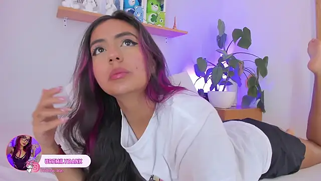 Snapshot of emily_bank chatting on September 14, 1:53 pm emily bank online show from September 14, 1:53 pm