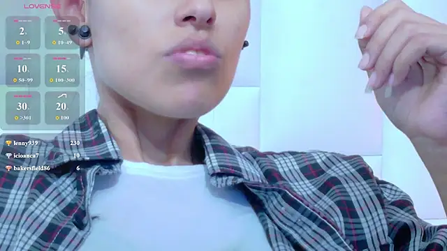 yourcuteneighbourr online show from March 24, 3:23 am