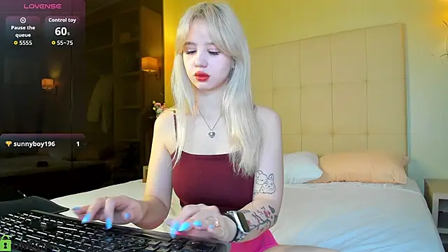 Valerie Woods online show from February 28, 1:27 am