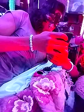 gurlnips online show from March 12, 12:41 pm