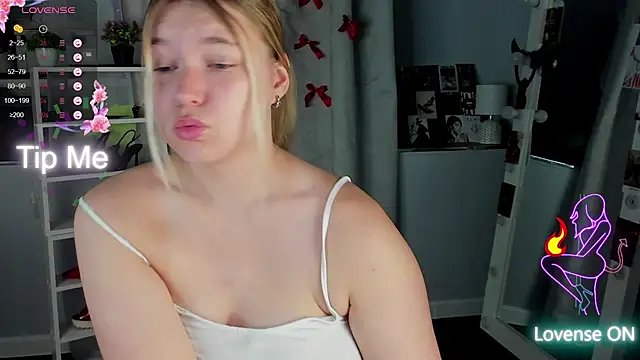 Rebecca Kelly online show from September 10, 1:49 am