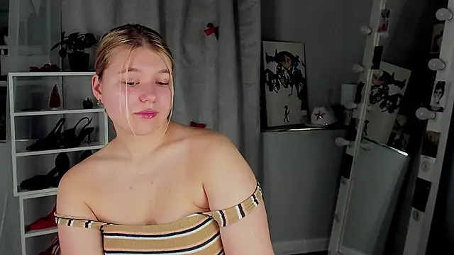 Rebecca Kelly online show from January 8, 2:48 am