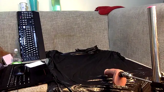 creamyjuices01 online show from March 8, 2:04 am