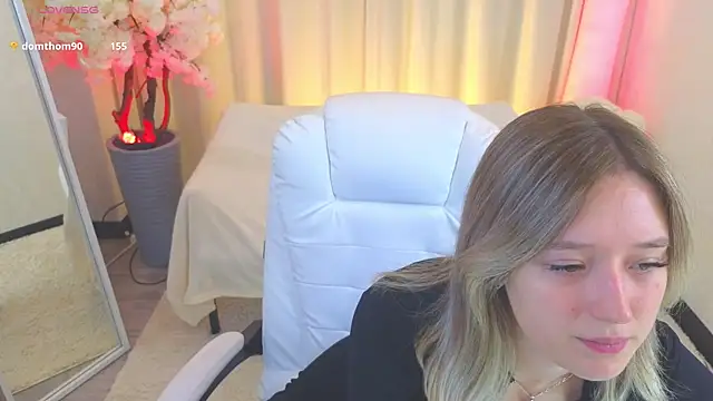 JessRosen online show from October 18, 3:42 am