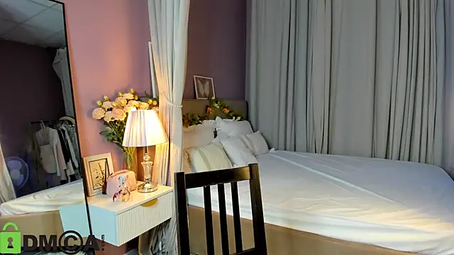 Dearly Emily online show from November 5, 5:40 pm