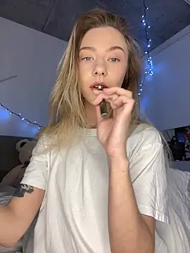  urbestie  online show from January 11, 9:20 pm