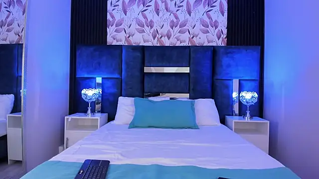 Larabrooks online show from September 17, 8:07 pm