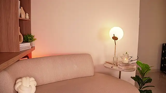 OSHUN  online show from April 1, 11:33 am