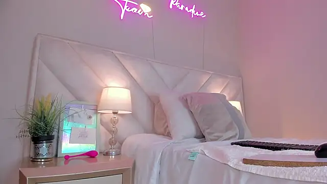  angela x online show from February 7, 11:25 am