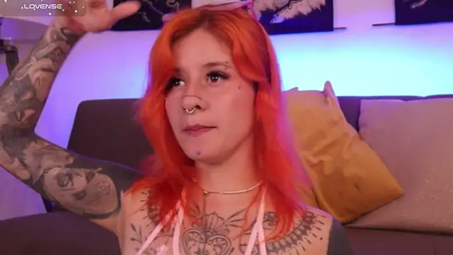 Snapshot of Daarlene chatting on October 30, 5:36 pm Daarlene online show from October 30, 5:36 pm