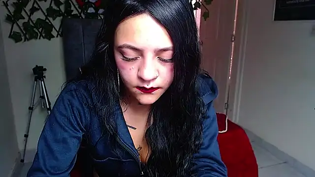 Violettasquirt online show from June 1, 1:46 pm