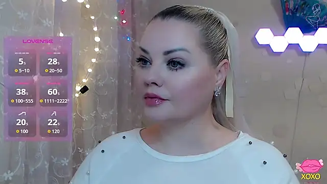 JewellKiss7 online show from February 9, 5:37 pm