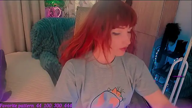 Toxic Ellies online show from April 17, 12:18 pm