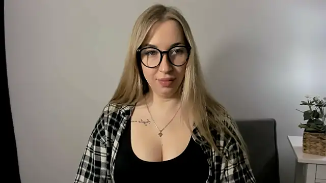 AriaDesire online show from March 15, 7:32 am