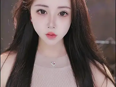 Qiaoqiao  online show from November 15, 5:14 pm