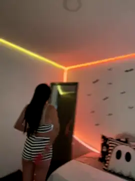 AmmyCollinsW online show from October 21, 9:30 pm