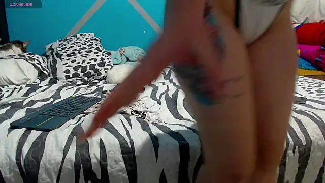 Nanna and Balder online show from December 17, 3:44 am