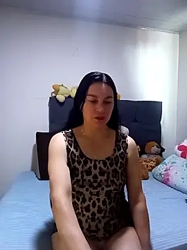 renata hot1 online show from December 17, 7:40 pm