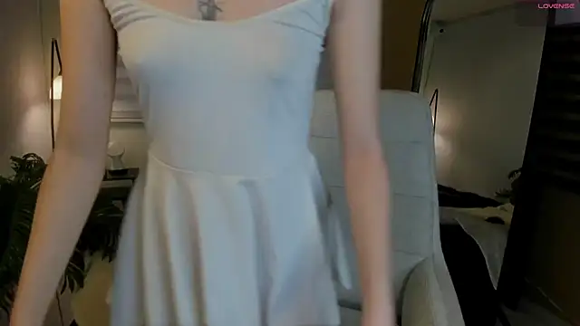 Catyloves online show from April 15, 9:48 pm