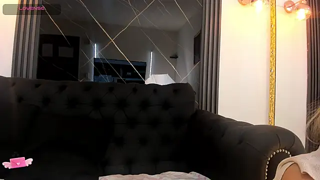 EvaaLovia1 online show from September 17, 2:15 pm