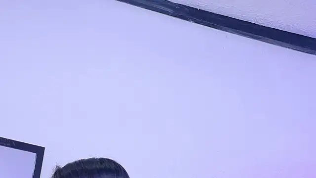 Skinny hottie18 online show from June 3, 3:06 pm