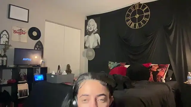 Snapshot of babybimbo chatting on October 21, 11:09 pm babybimbo online show from October 21, 11:09 pm