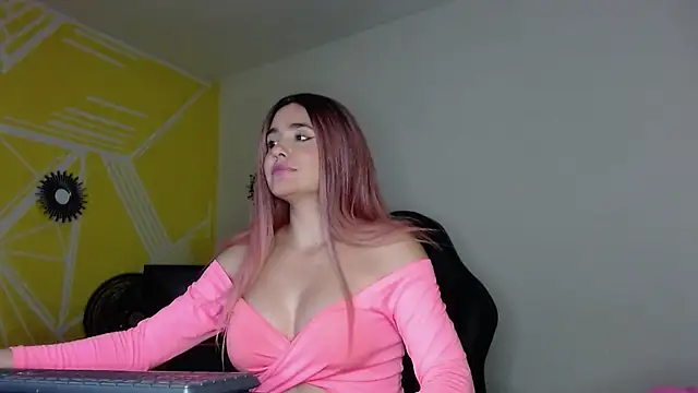 Nikolle Rouss online show from October 7, 1:54 am