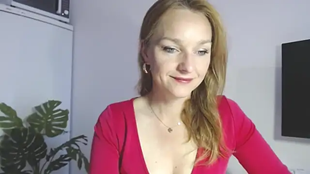 AliciaDesire online show from May 6, 6:06 am