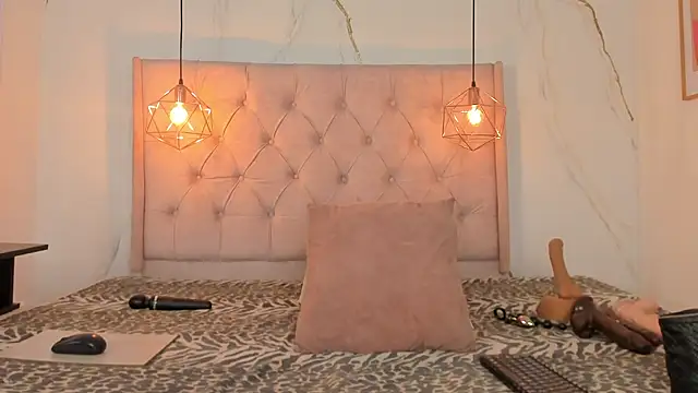 zamira 44 online show from April 17, 1:46 pm