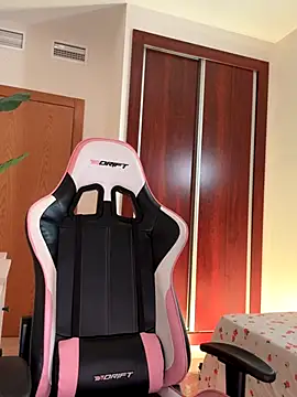 Adriennesexxx online show from November 19, 7:03 pm