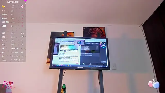 Snapshot of Vahiolet_smith chatting on September 20, 4:11 am Vahiolet smith online show from September 20, 4:11 am