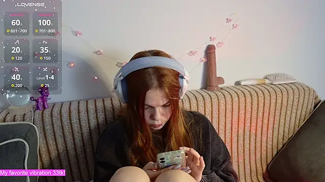 ValBae online show from November 30, 9:52 pm