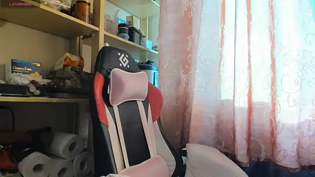 Seductive She Wolf online show from April 12, 2:53 pm