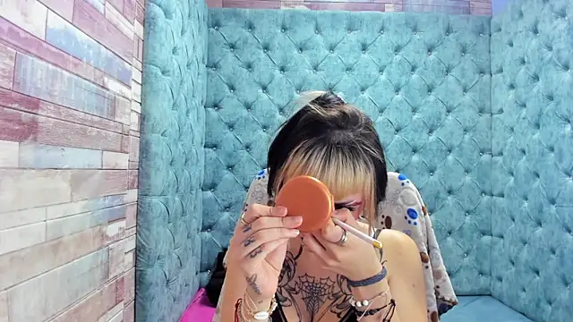 Samantha Smiith online show from December 14, 4:18 am