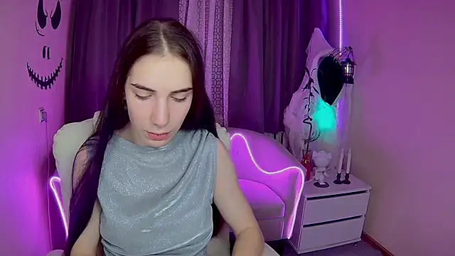 Snapshot of NikaStark_ chatting on October 22, 6:35 pm NikaStark online show from October 22, 6:35 pm