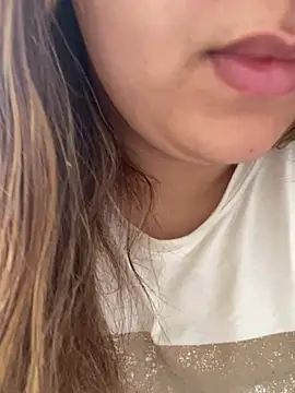 yassminsexy22 online show from April 18, 12:40 pm