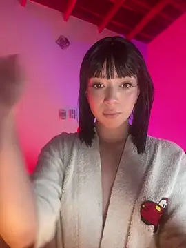 sweeet peach online show from April 11, 3:45 am