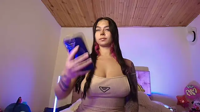 Snapshot of miaa_saenz1 chatting on October 13, 4:04 am miaa saenz1 online show from October 13, 4:04 am