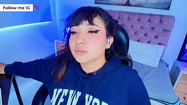 Emma monserrat online show from March 4, 7:53 pm