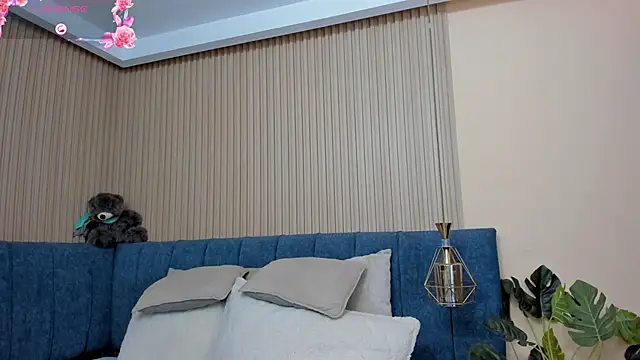 kathecute   online show from April 1, 1:39 am