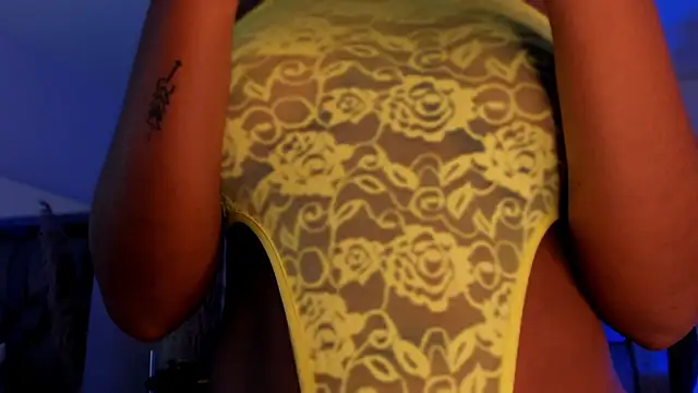 ChaynnaCooper online show from October 20, 3:53 am