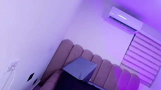 nicol f online show from April 14, 3:06 am