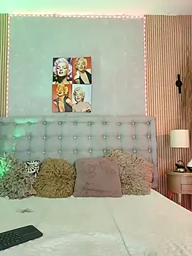 nahiarapalmer19 online show from March 18, 11:10 pm