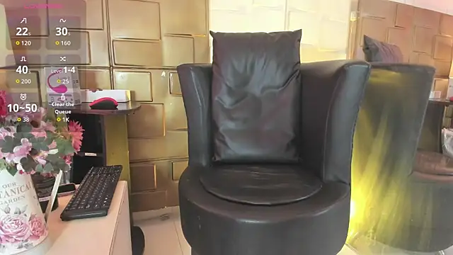 NaomyRivera online show from December 16, 12:11 pm