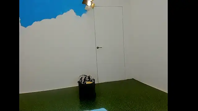 YourSuperModel online show from April 1, 4:37 pm