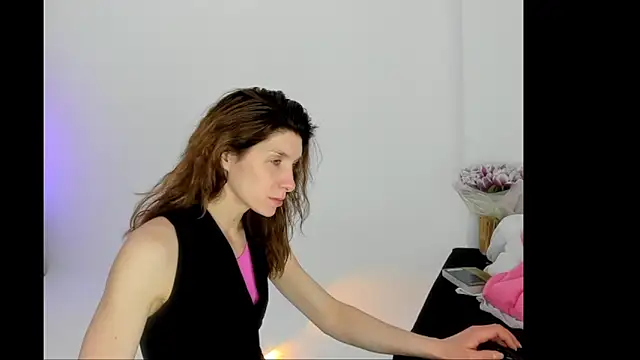 YourSuperModel online show from March 10, 2:21 pm