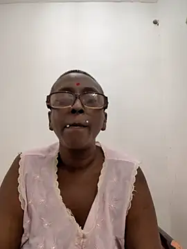 mamakarma1403 online show from June 25, 5:12 am
