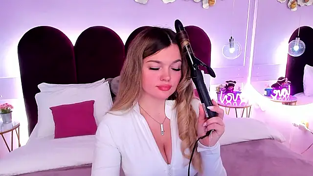 ZaraBloom online show from March 9, 3:15 pm