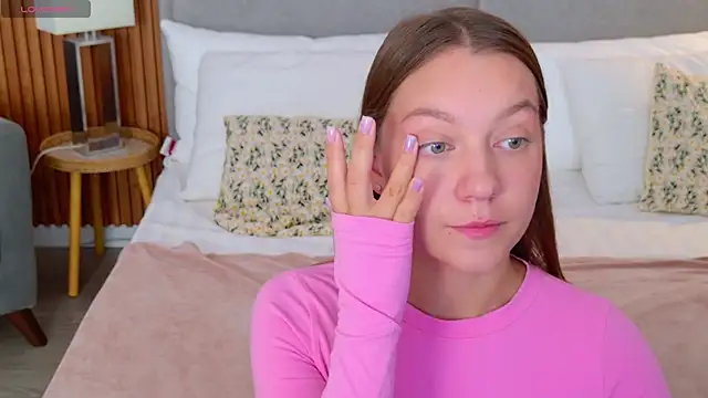 AliceBrayan online show from September 12, 5:30 am